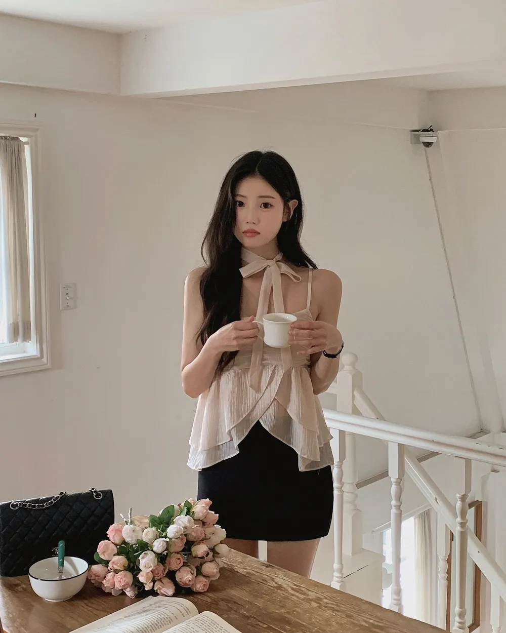 민소매 모델 착용 이미지-S1L53