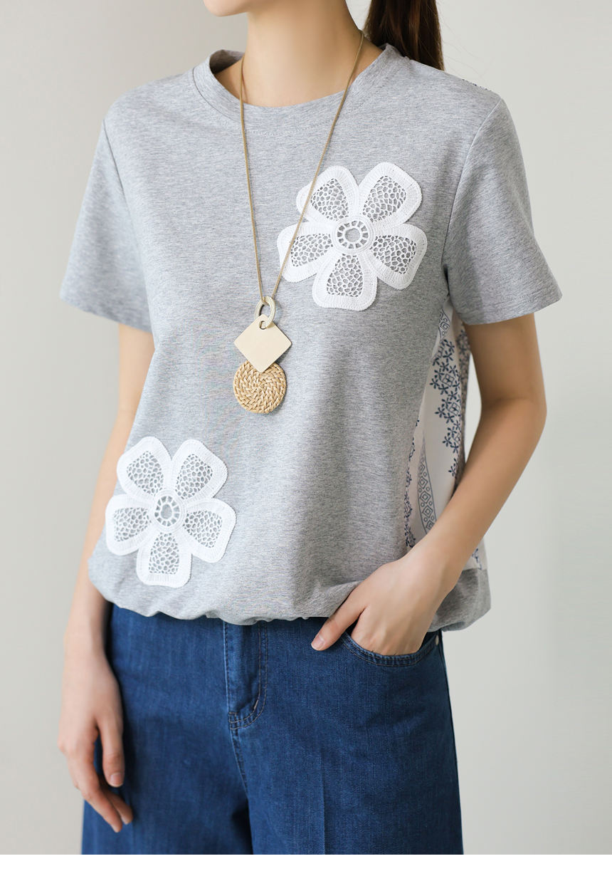 未使用級/L✨レオナール Tシャツ 花柄 立体感 ラインストーン ビーズ 刺繍 ラウンドネックドローストリング花柄刺繍配色Tシャツ | レディース