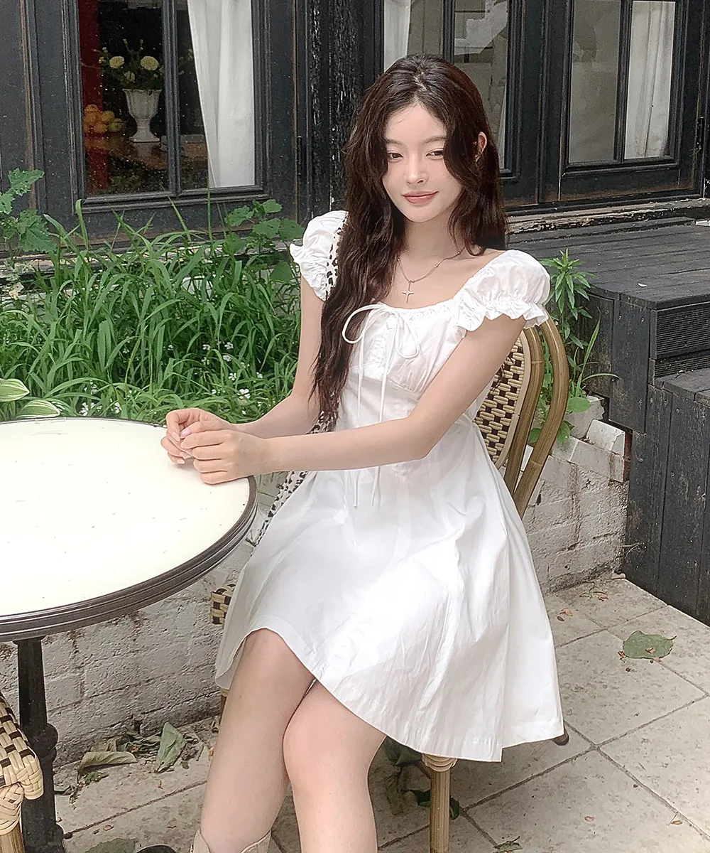 드레스 모델 착용 이미지-S2L9