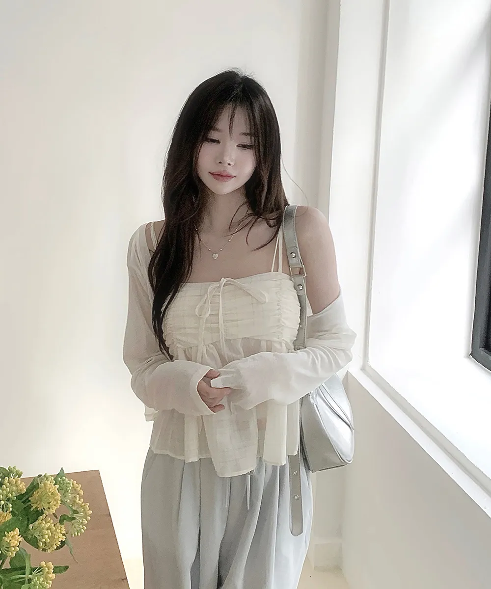 블라우스 모델 착용 이미지-S2L2
