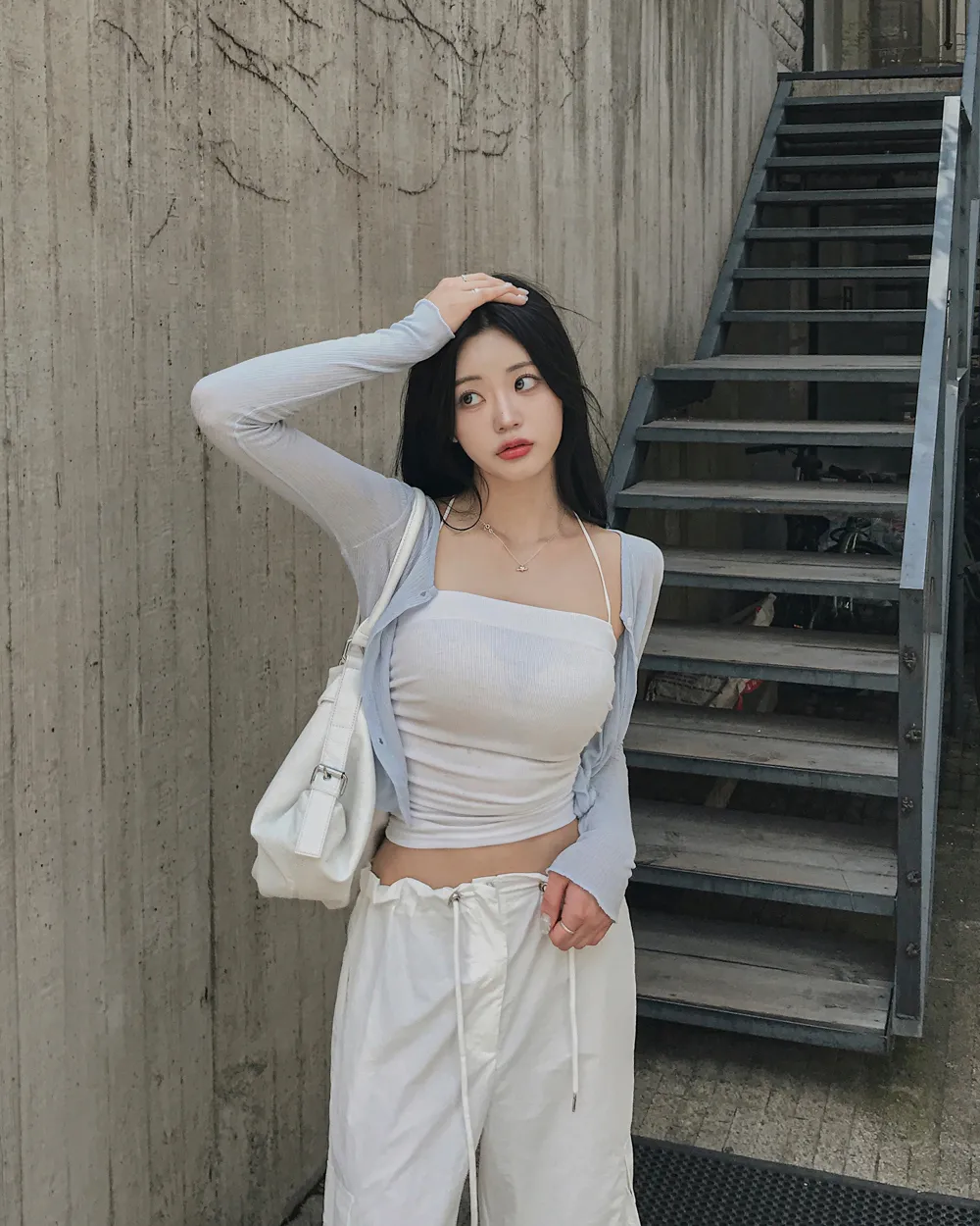바지 모델 착용 이미지-S1L69