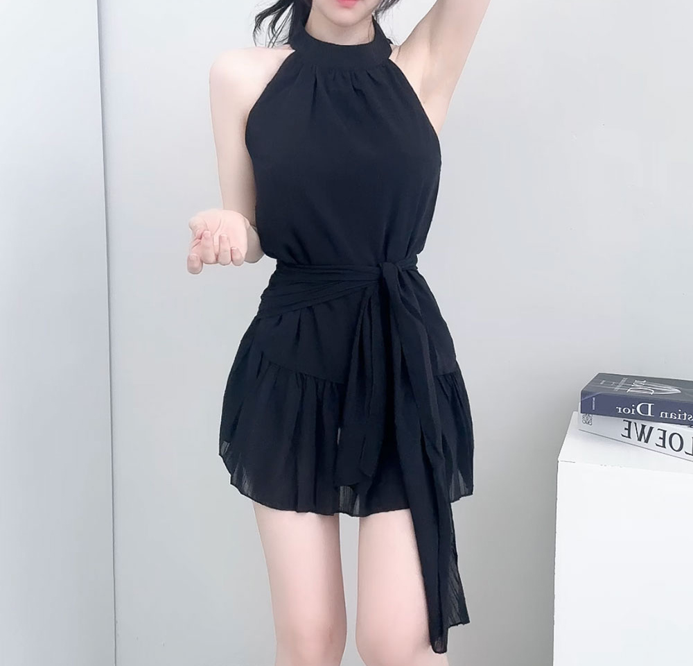 希少　美品　BPN ストライプホルターネックワンピース　フリル　アシメトリー 希少 美品 BPN ストライプホルターネックワンピース フリル