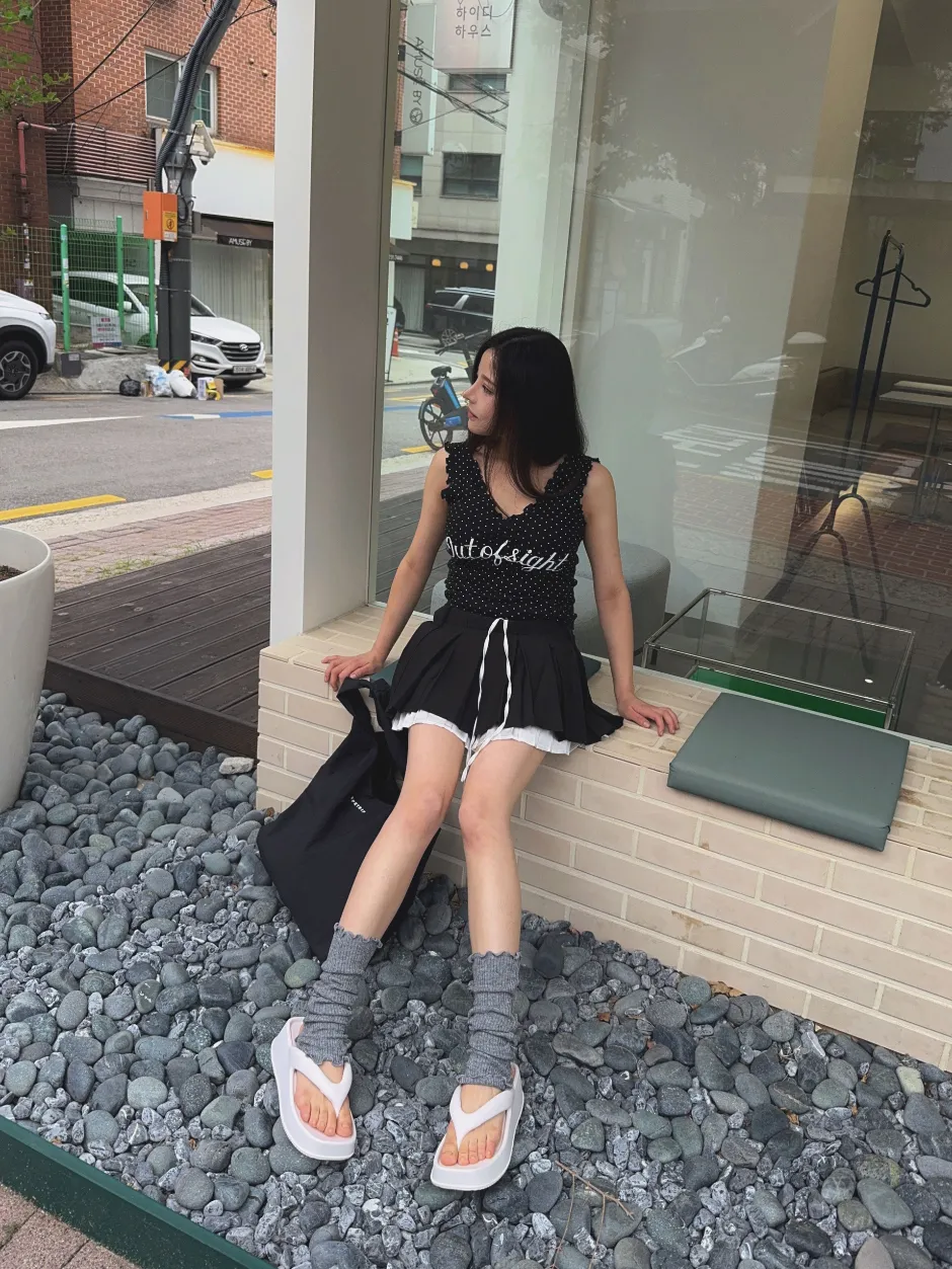 민소매 모델 착용 이미지-S1L43