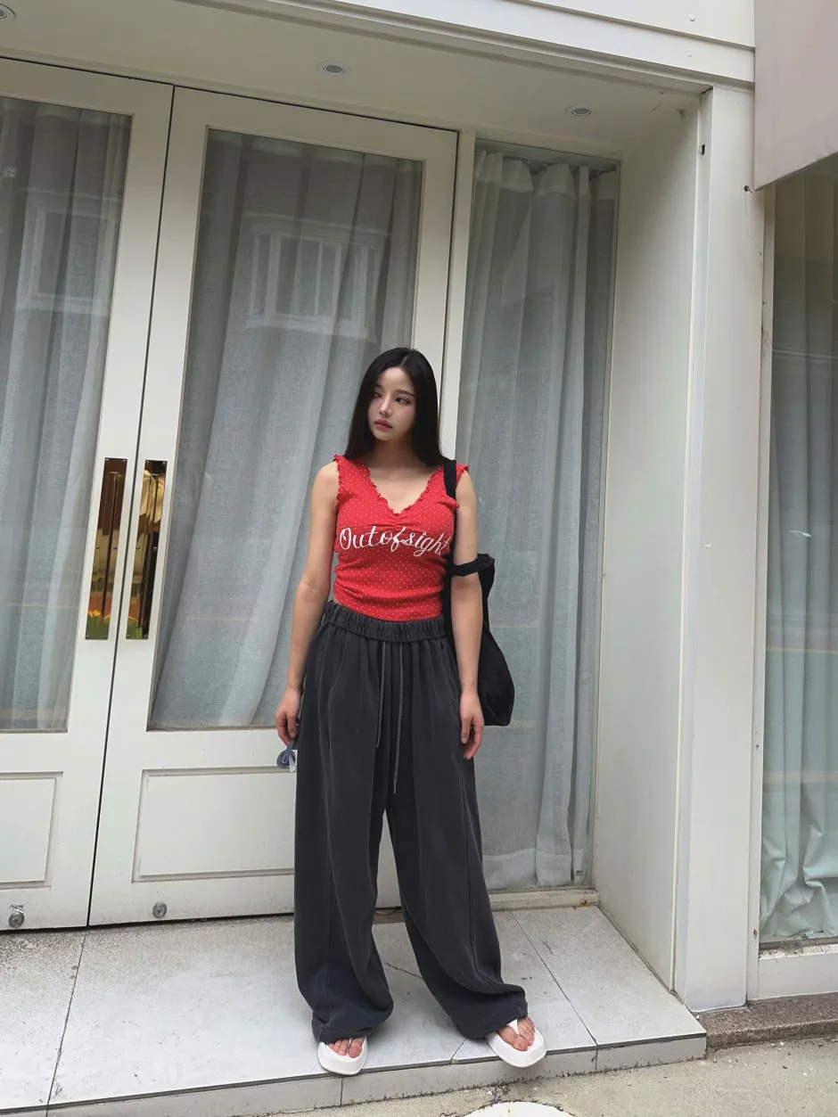 민소매 모델 착용 이미지-S1L29