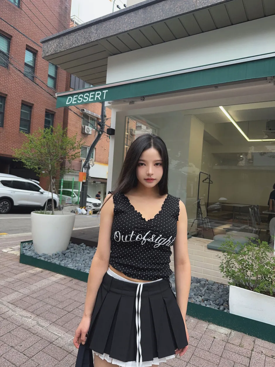 민소매 모델 착용 이미지-S1L50