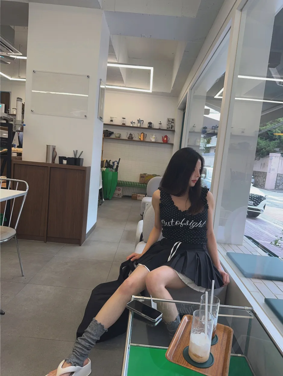 민소매 모델 착용 이미지-S1L16
