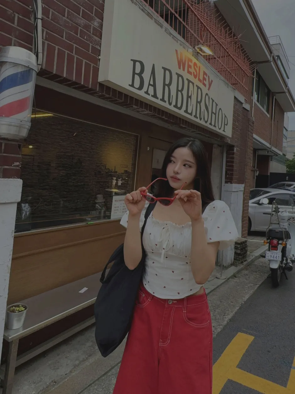 블라우스 모델 착용 이미지-S1L25