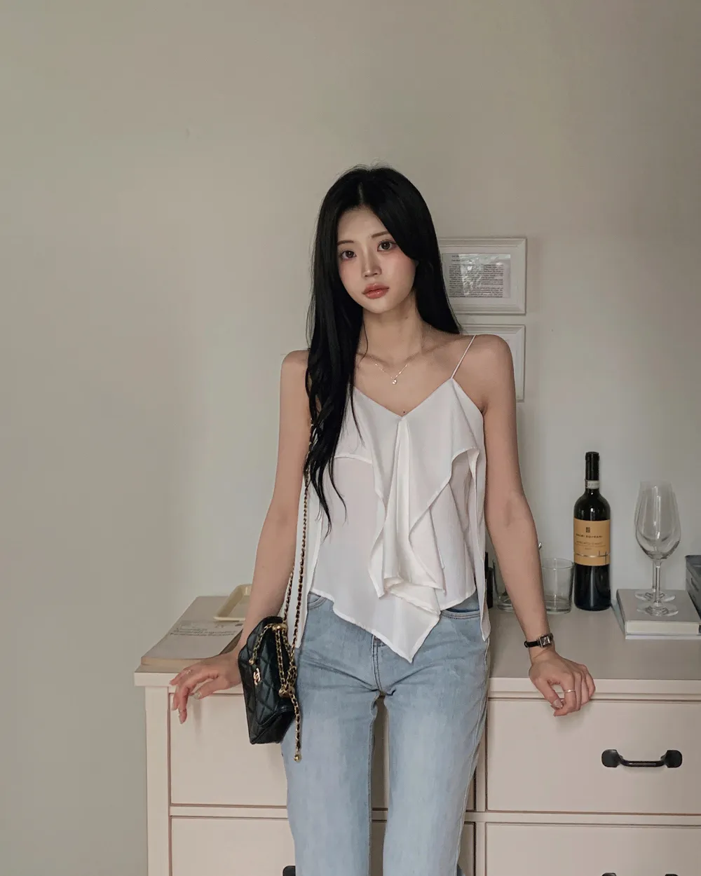 민소매 모델 착용 이미지-S1L87