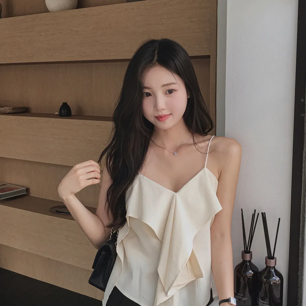 민소매 모델 착용 이미지-S1L37