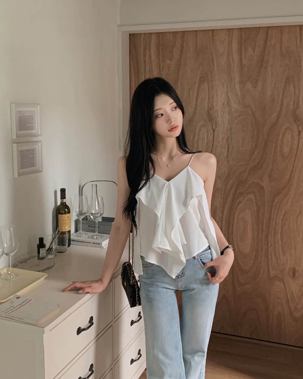 민소매 모델 착용 이미지-S1L51