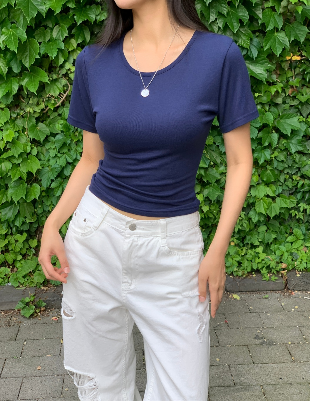 ラウンドネックスリム半袖Tシャツ | レディースファッション通販 - DHOLIC