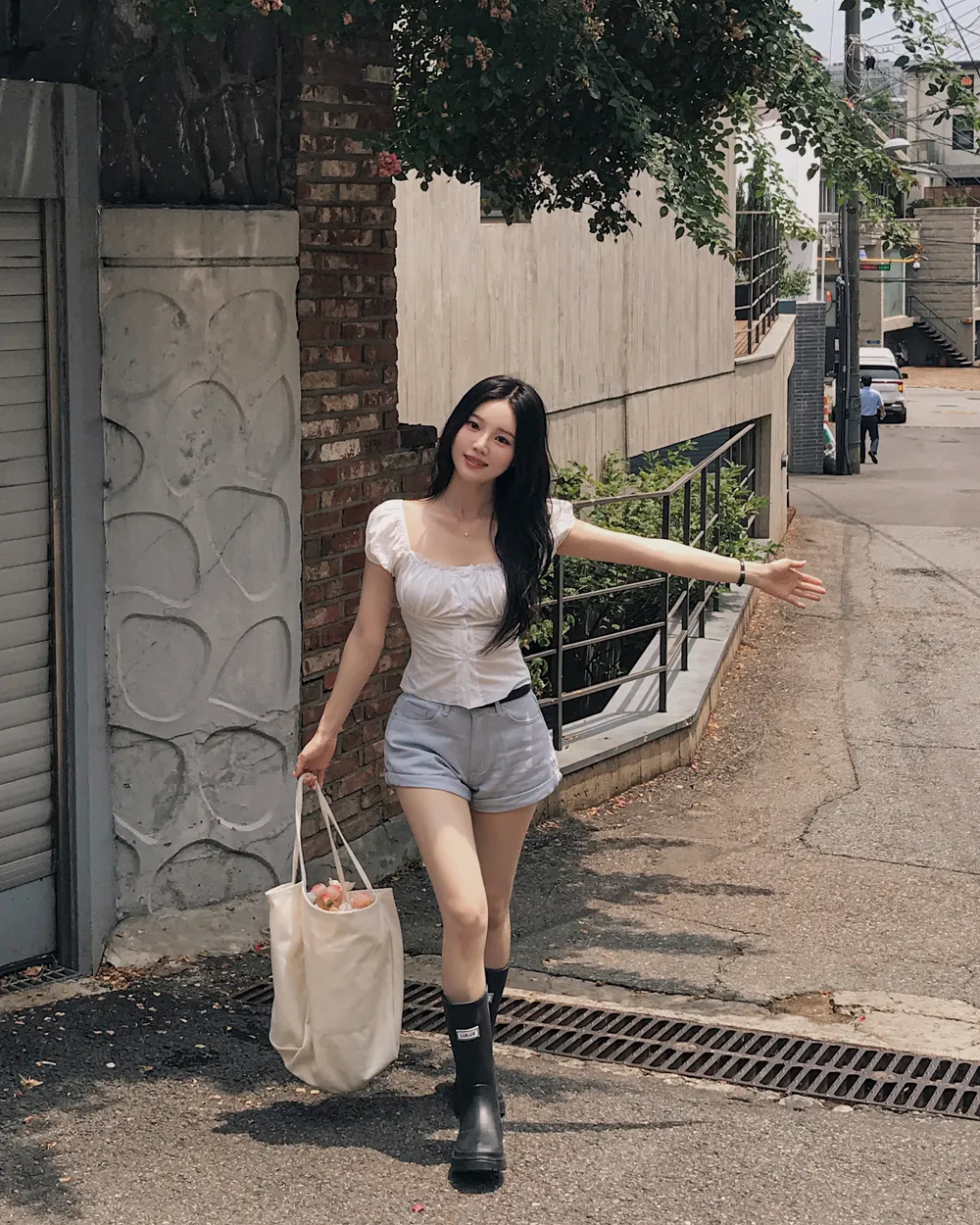 반바지 모델 착용 이미지-S1L60