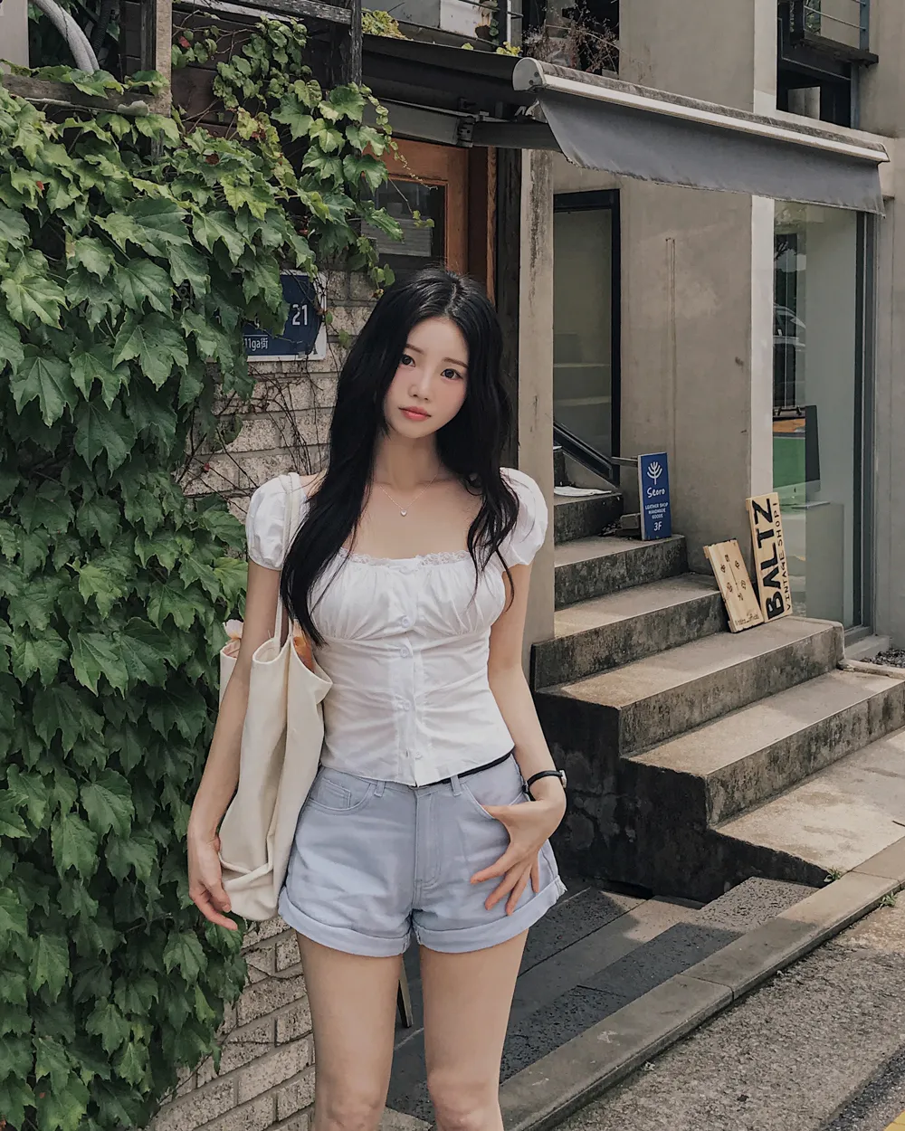 반바지 모델 착용 이미지-S1L62