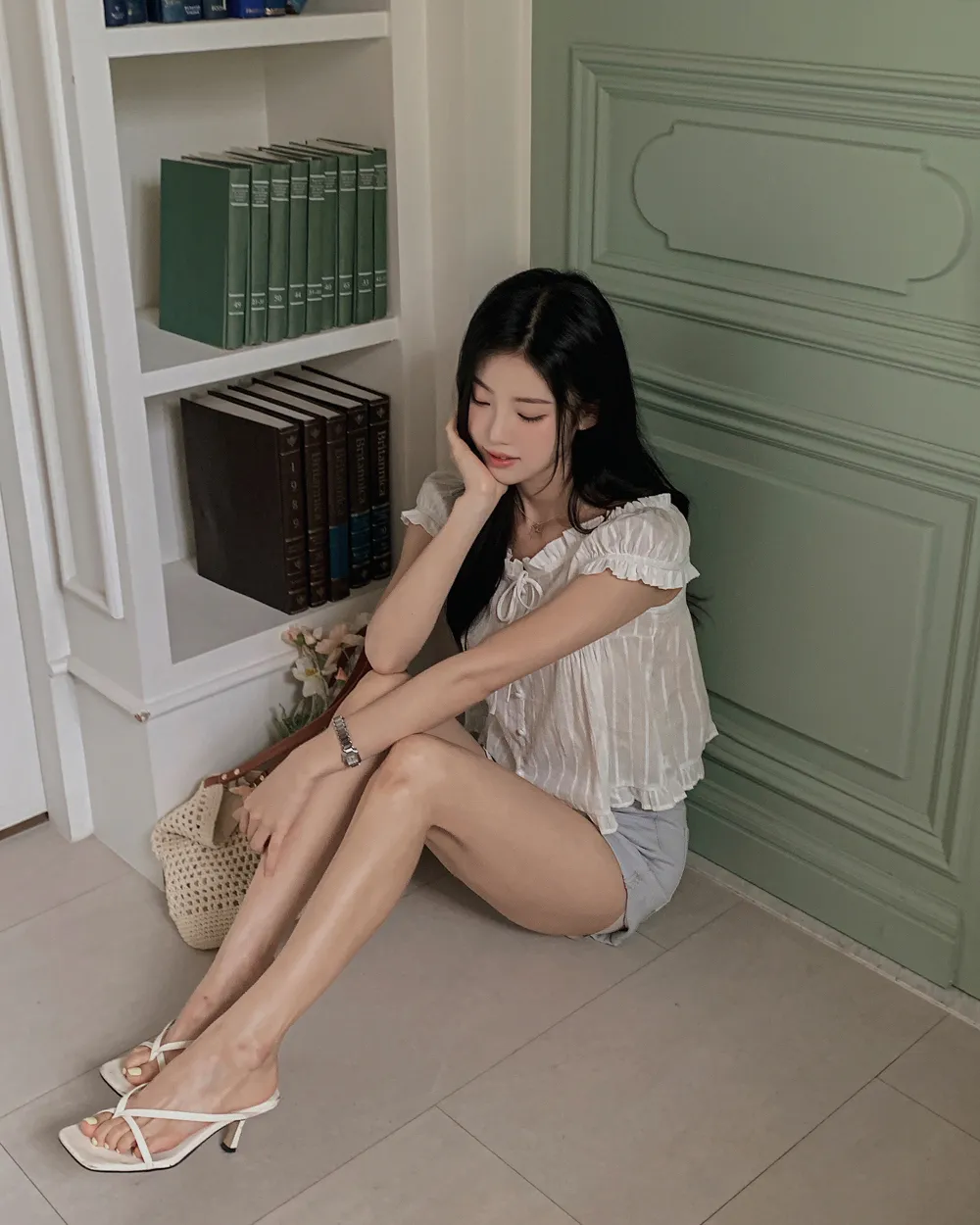 반바지 모델 착용 이미지-S1L105
