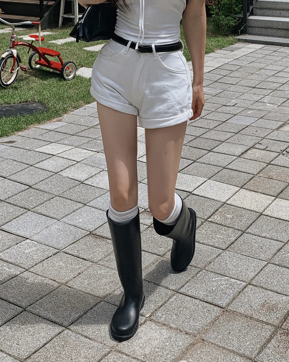 반바지 모델 착용 이미지-S1L106
