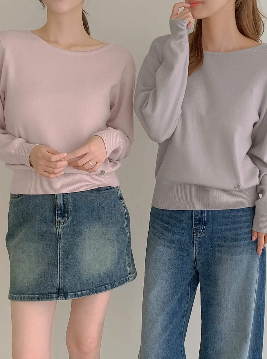 RIRINCO スパンデックスボートネックロゴペンダントニット