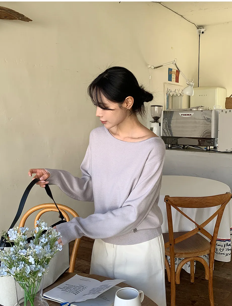 RIRINCO スパンデックスボートネックロゴペンダントニット