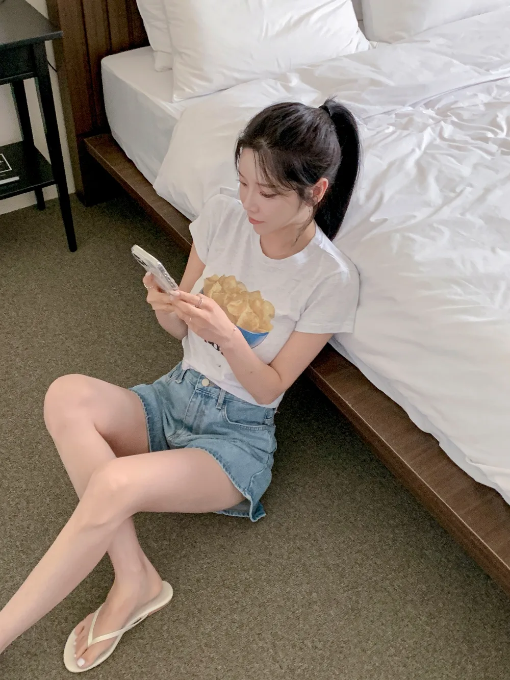 반바지 모델 착용 이미지-S4L22