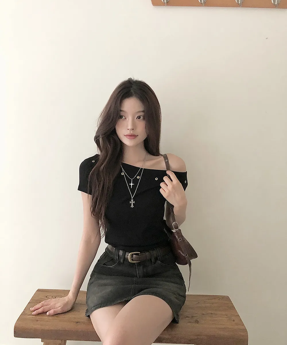 미니 스커트 모델 착용 이미지-S2L37
