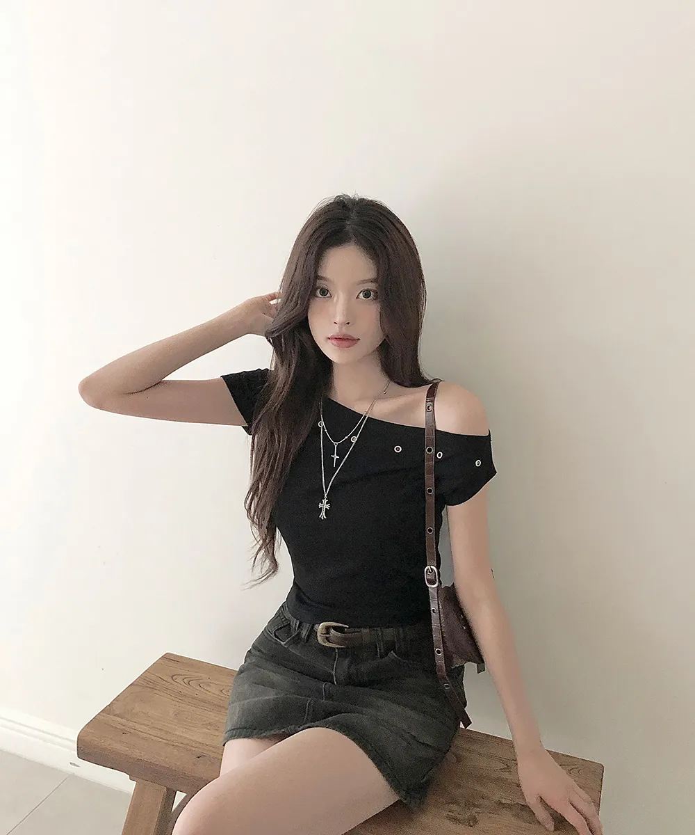 미니 스커트 모델 착용 이미지-S2L35