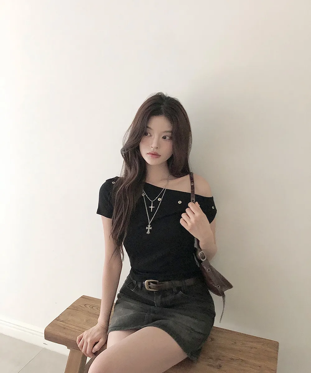 미니 스커트 모델 착용 이미지-S2L33