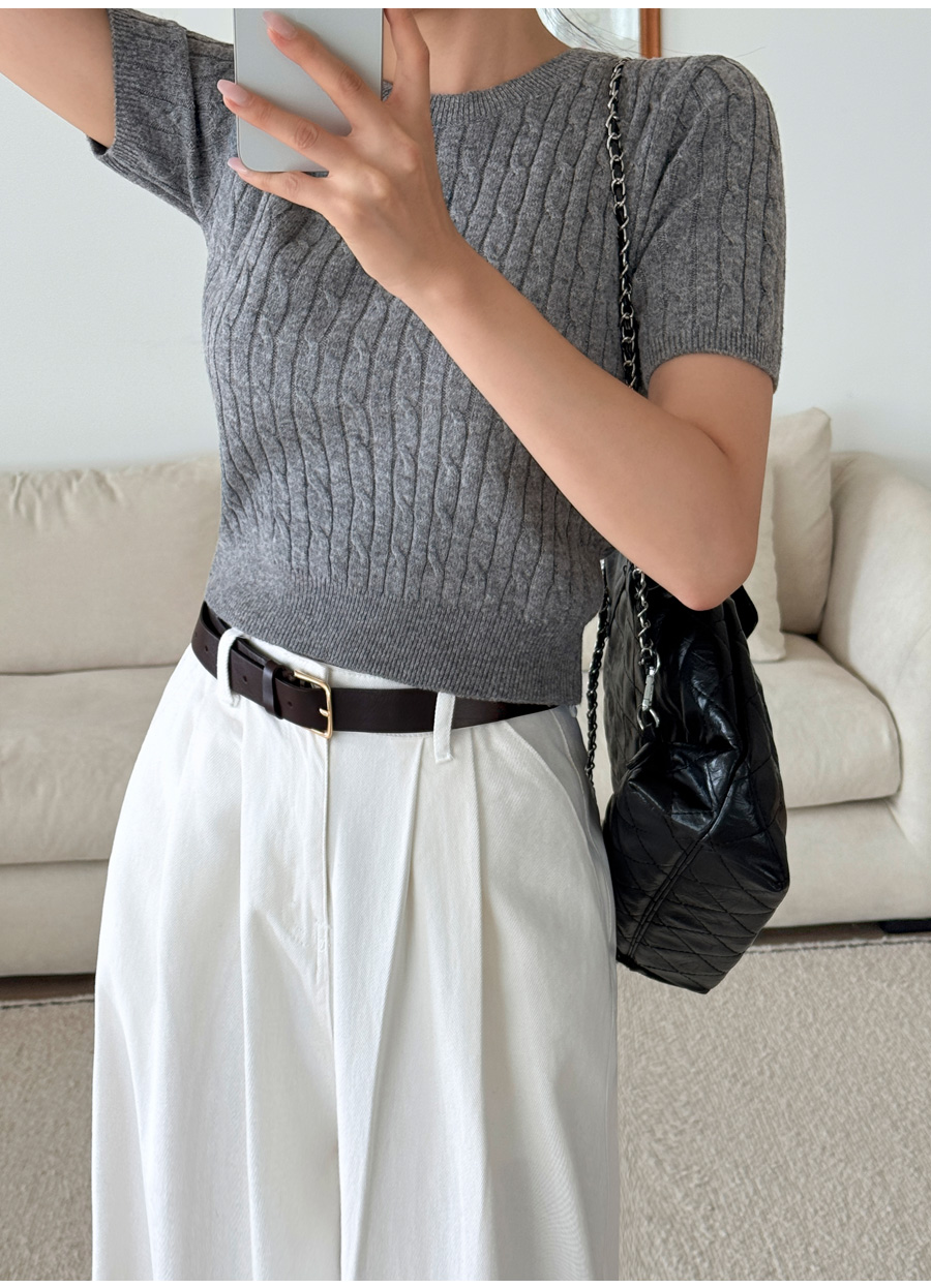 カシミヤ 片付け中 カシミヤ混ラウンドネックスリム半袖ケーブルニット | レディース