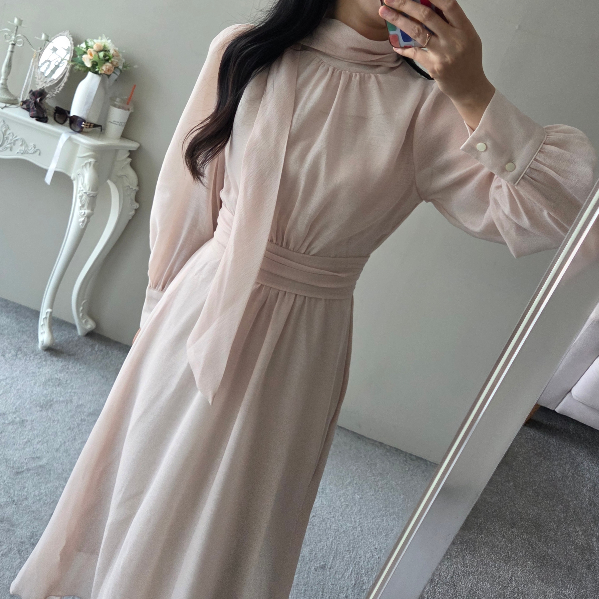 シフォンギャザーパフスリーブスカーフネックワンピース | レディース