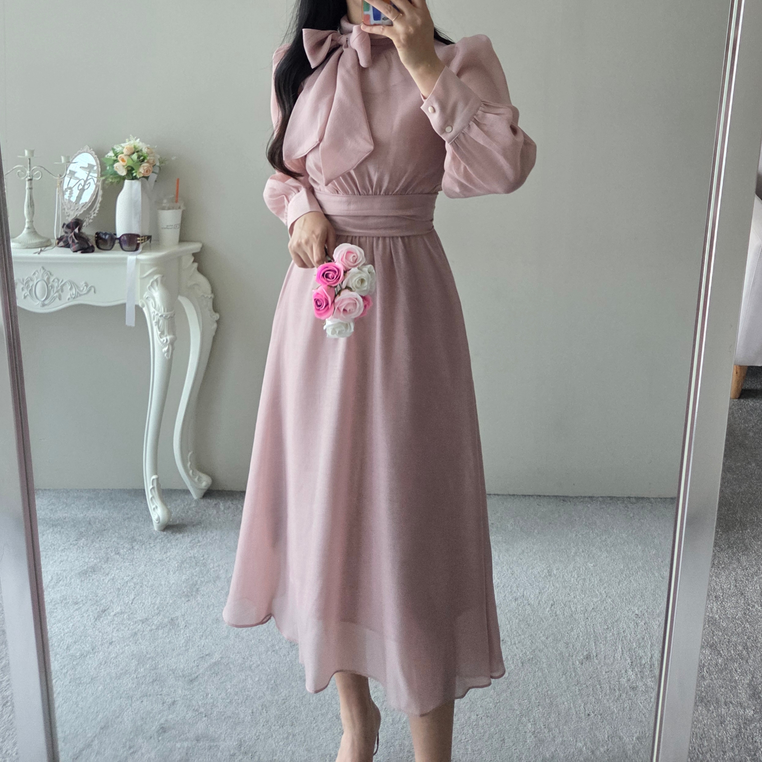 バーバリーロンドン✨ ４４ シルク シフォンワンピース　パフスリーブ シフォンギャザーパフスリーブスカーフネックワンピース | レディース