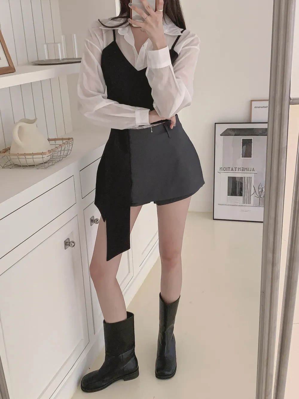 드레스 모델 착용 이미지-S2L4