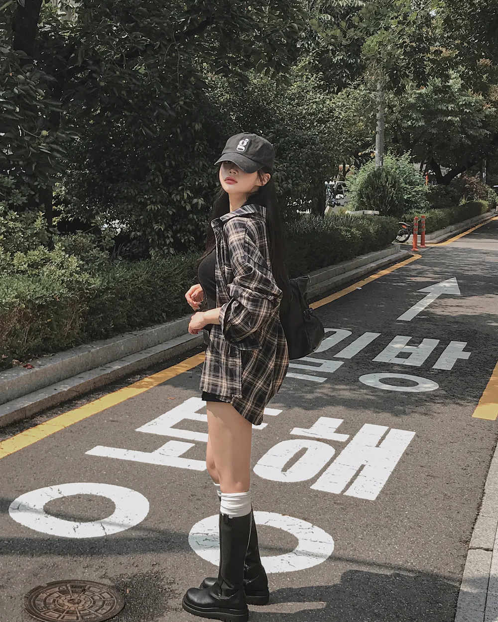 반바지 모델 착용 이미지-S1L82