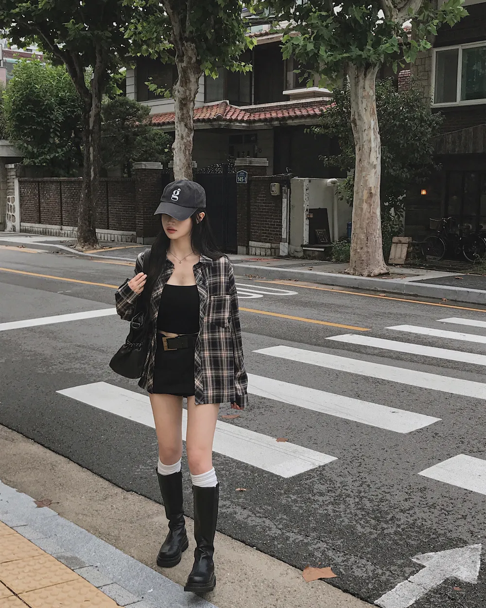 반바지 모델 착용 이미지-S1L93