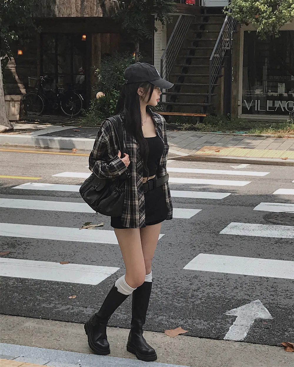반바지 모델 착용 이미지-S1L53