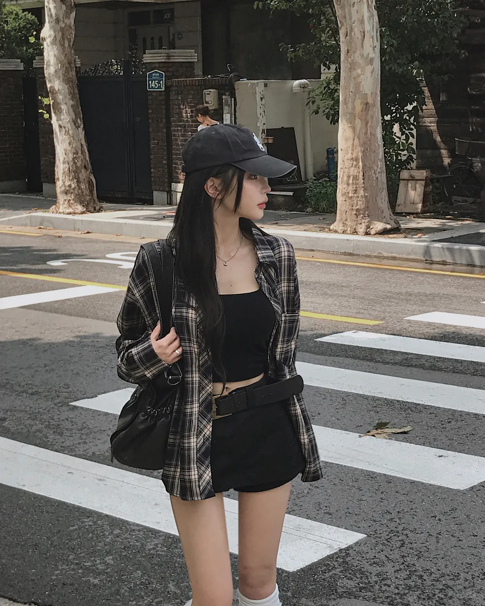 반바지 모델 착용 이미지-S1L52