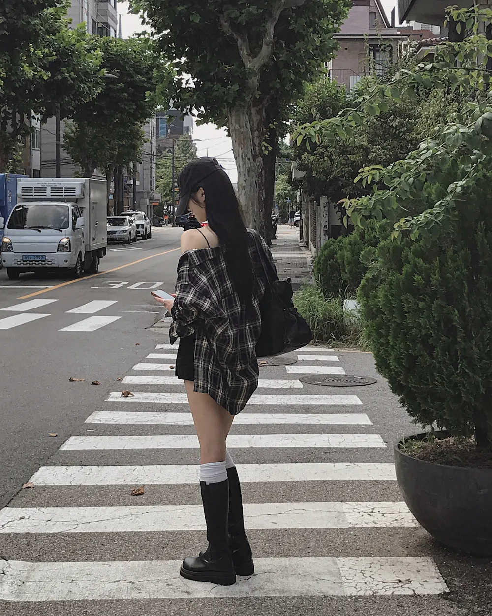 반바지 모델 착용 이미지-S1L73