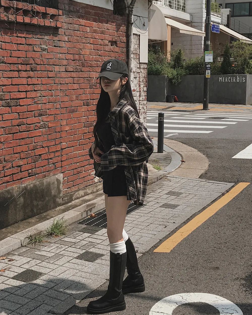 반바지 모델 착용 이미지-S1L90