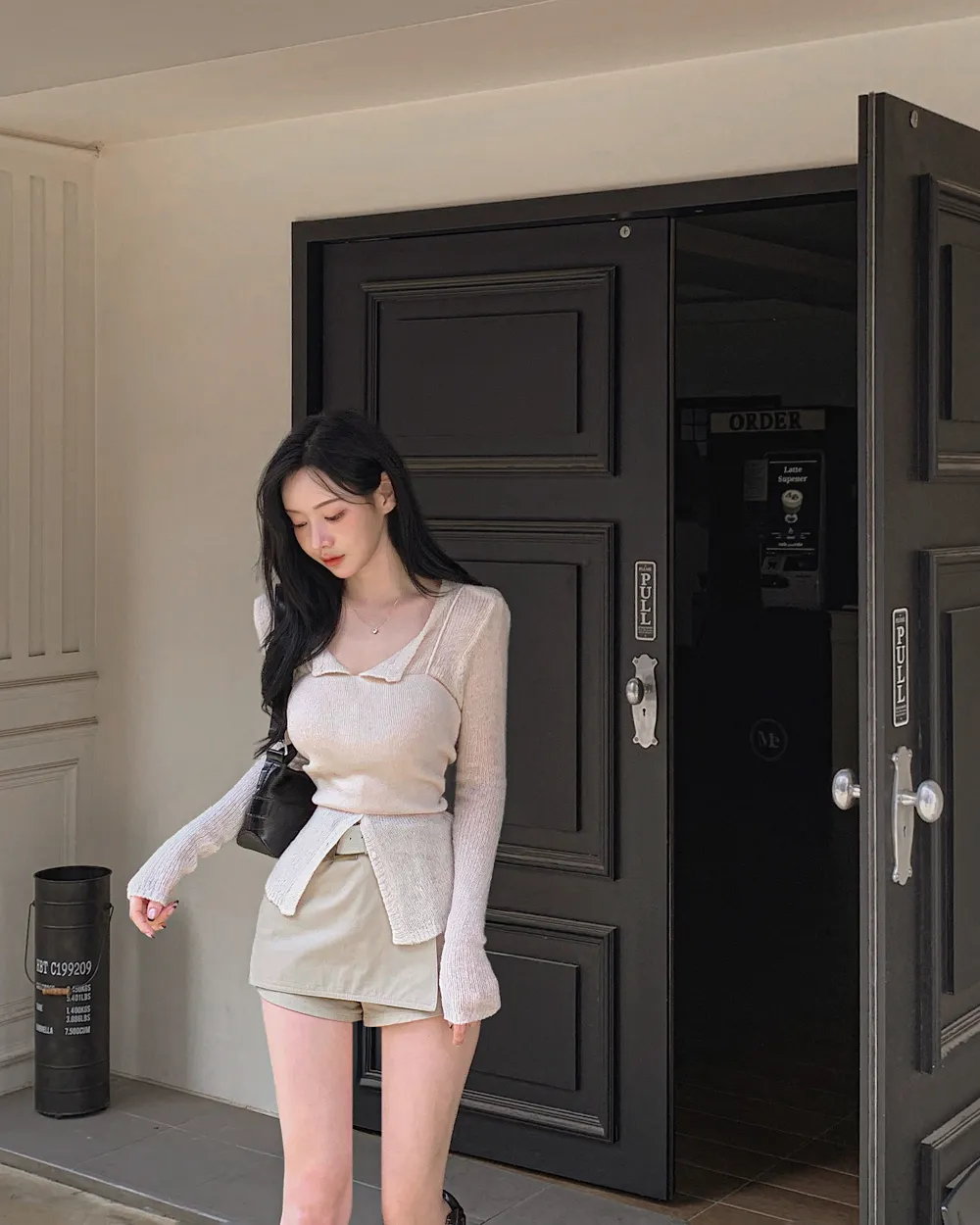 반바지 모델 착용 이미지-S1L36