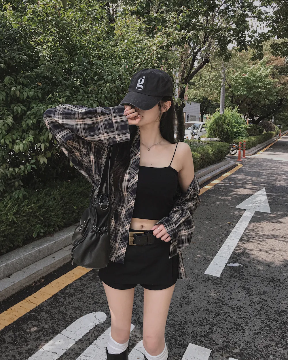 반바지 모델 착용 이미지-S1L59