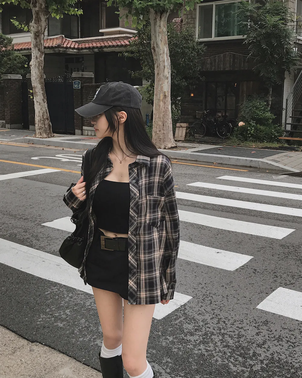 반바지 모델 착용 이미지-S1L92