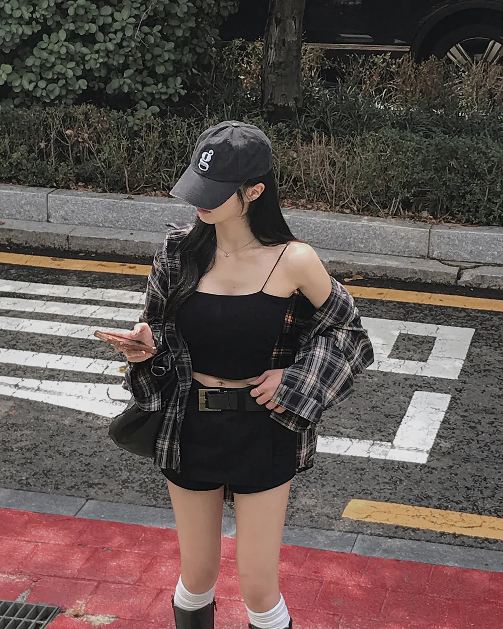 반바지 모델 착용 이미지-S1L47