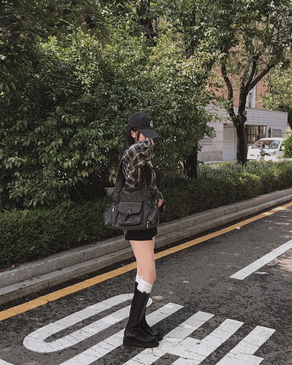 반바지 모델 착용 이미지-S1L60