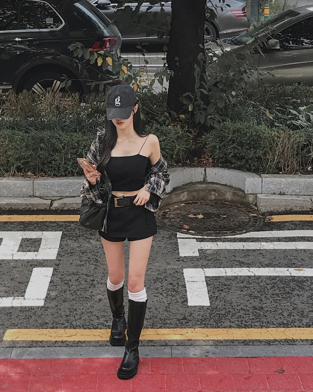 반바지 모델 착용 이미지-S1L45