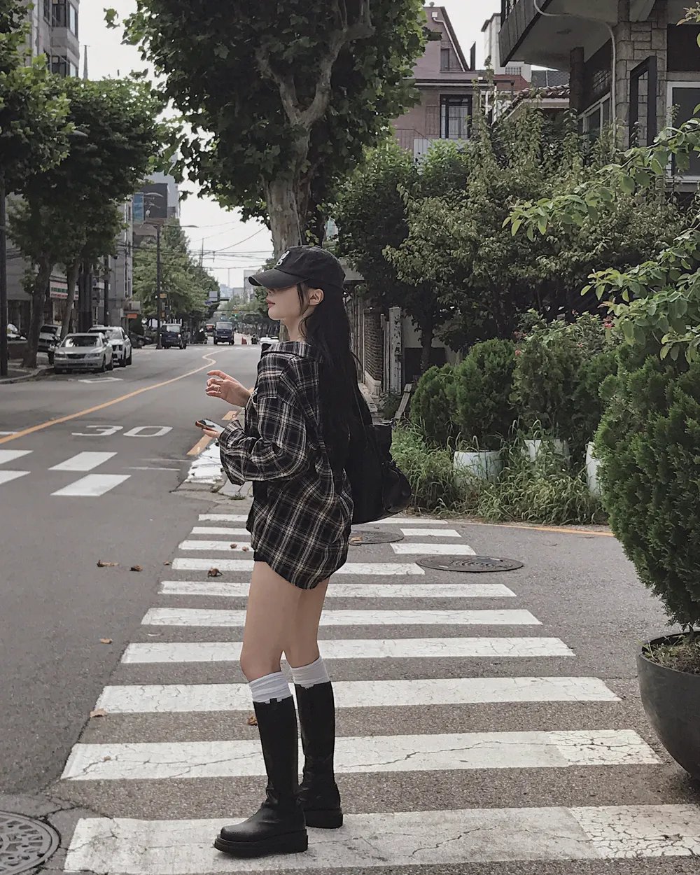 반바지 모델 착용 이미지-S1L64