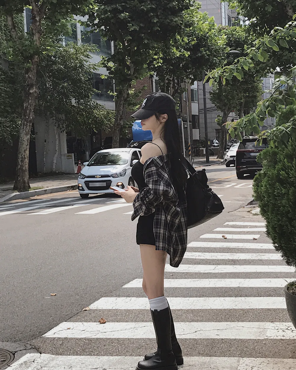 반바지 모델 착용 이미지-S1L70