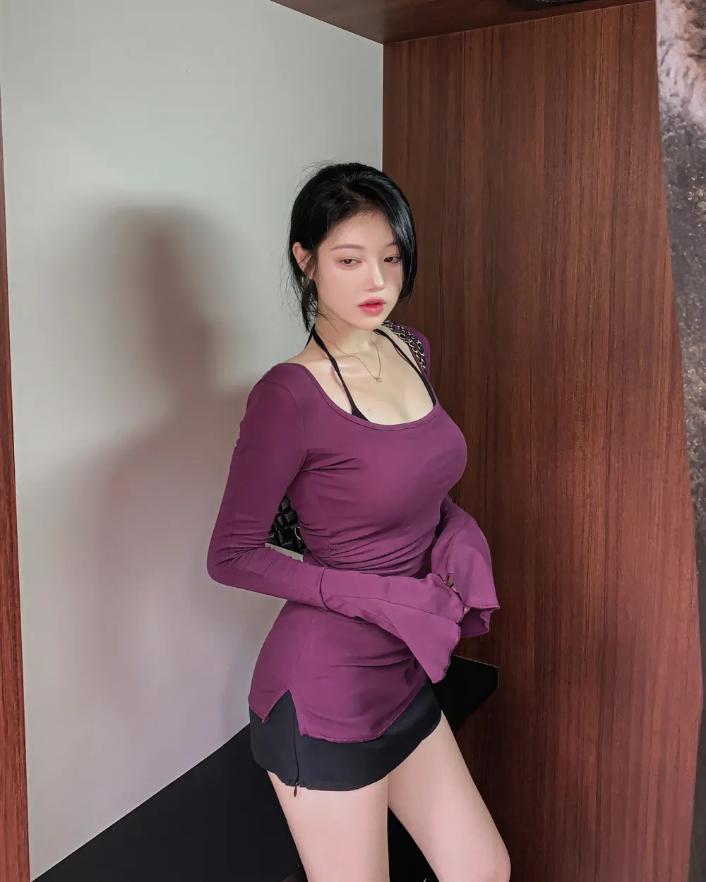 긴팔 티셔츠 모델 착용 이미지-S1L84