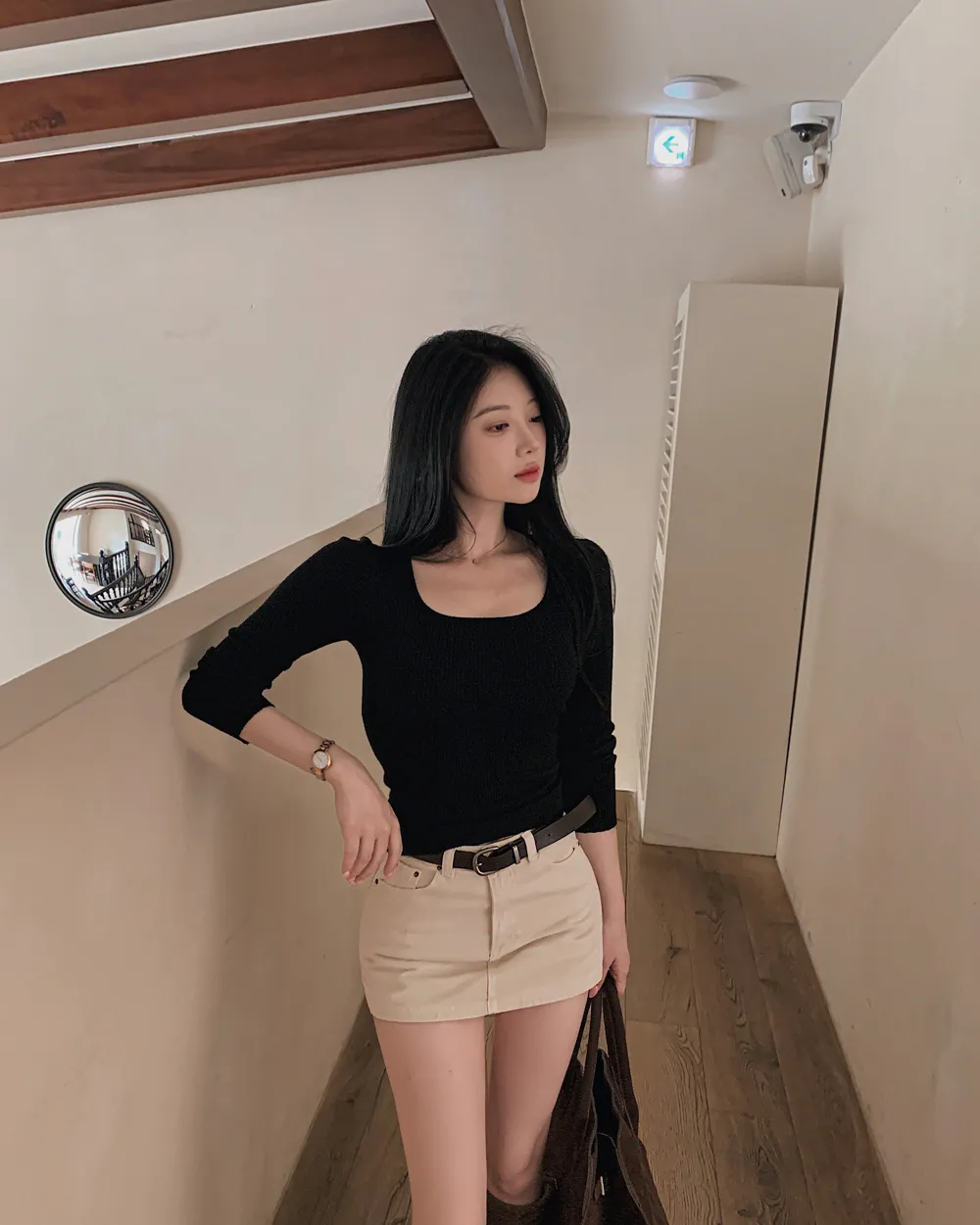 반바지 모델 착용 이미지-S1L28