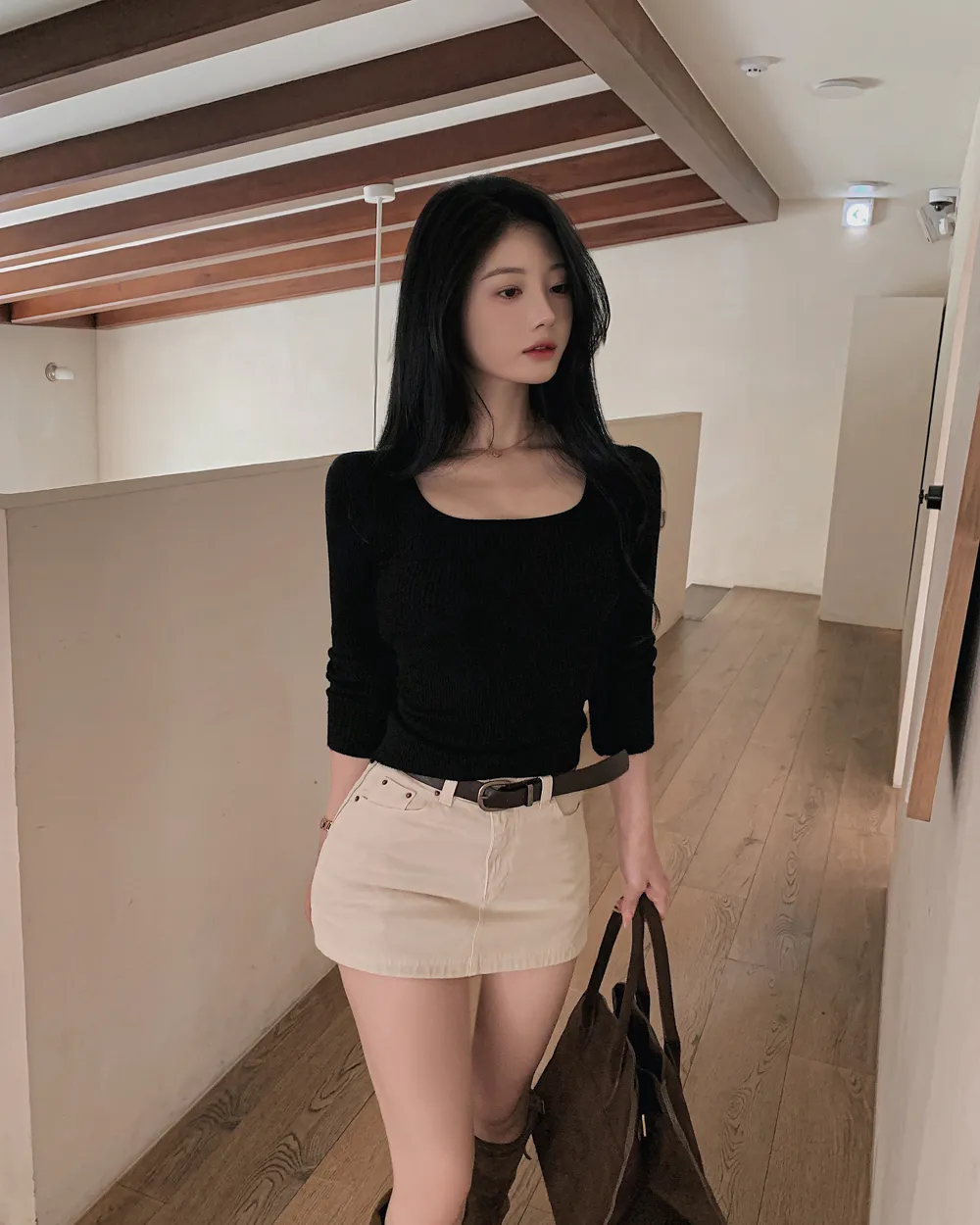 반바지 모델 착용 이미지-S1L24