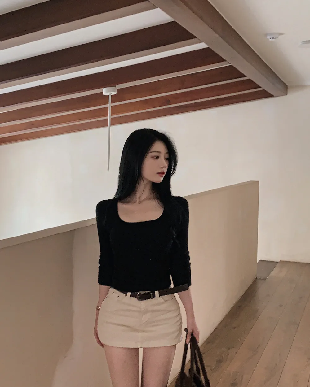 반바지 모델 착용 이미지-S1L23