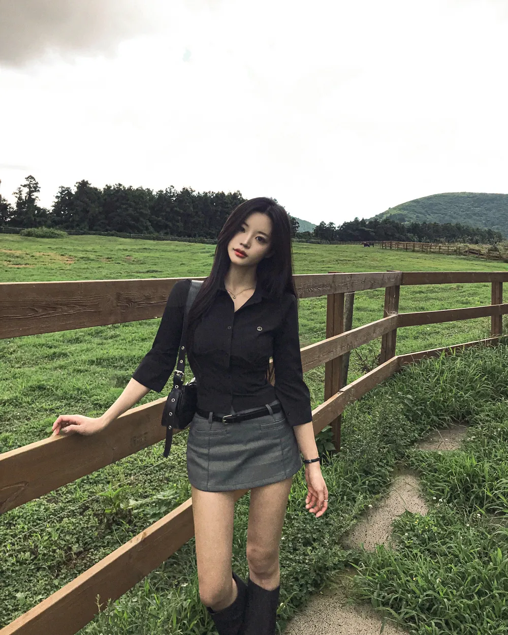 반팔 티셔츠 모델 착용 이미지-S1L66