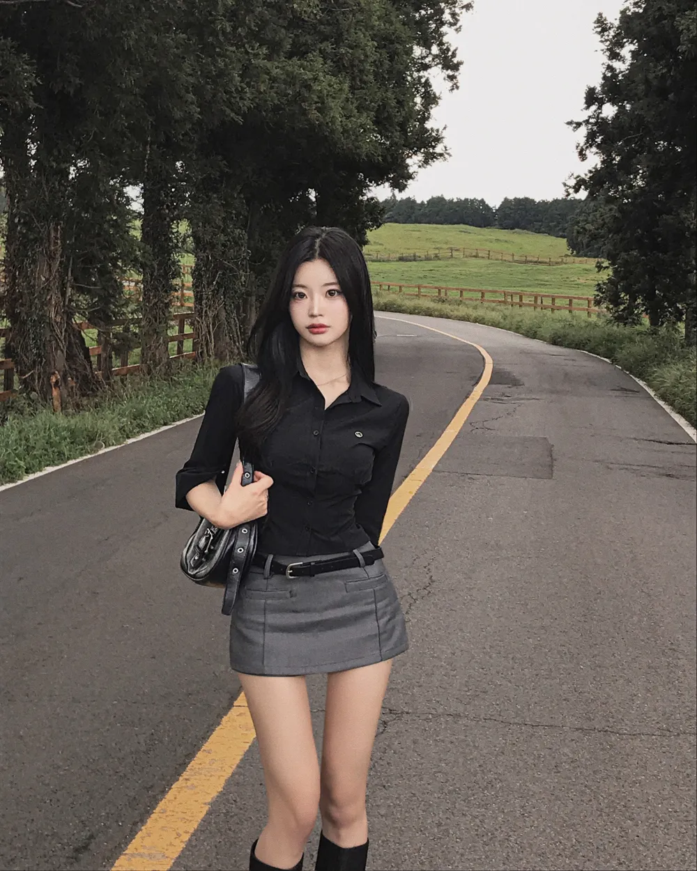 반팔 티셔츠 모델 착용 이미지-S1L87