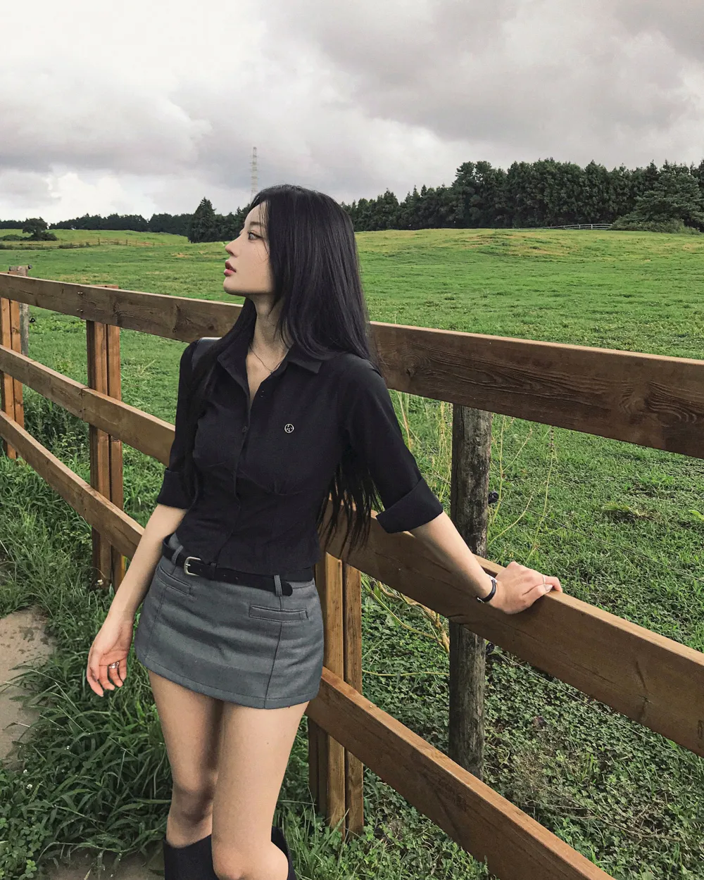 반팔 티셔츠 모델 착용 이미지-S1L65